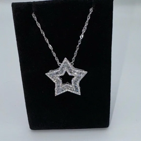 8ct Star Necklace - Picture 4 of 10